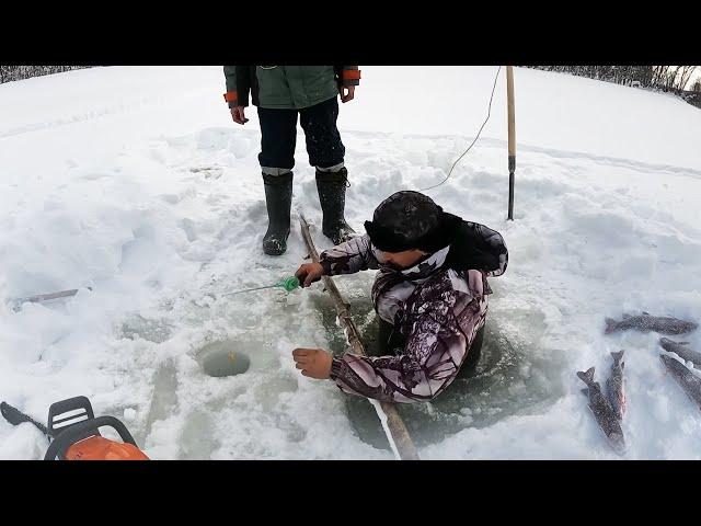 ГОРНАЯ РЫБАЛКА В -42° Три дня в палатке тонем. Зимняя рыбалка на дальнем Востоке.