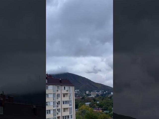 Тучи над городом. Clouds over the city. #shortvideo #clouds #sky #city #nature #landscape