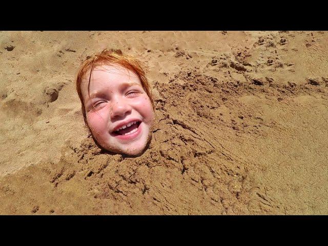 Adley Beach Reviews!! Sand Castle and Buried Routine in Hawaii