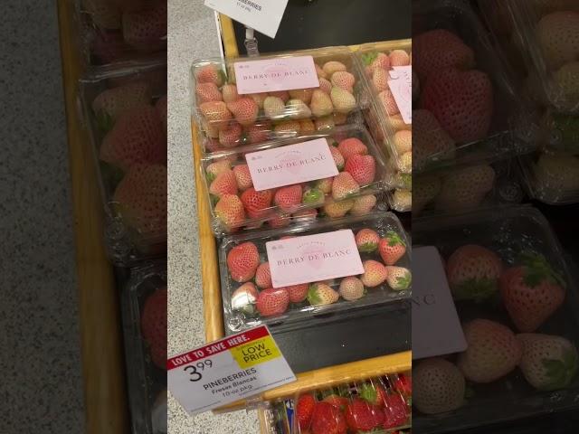 Look at these magical pineberries ‍️ #pineberries