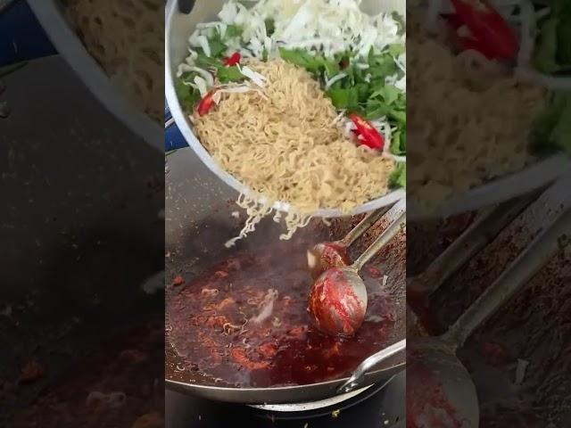 Massive 10KG Street Fried Maggi Noodle in Malaysia | #streetfood #malaysia #foodstreet #jb #shorts