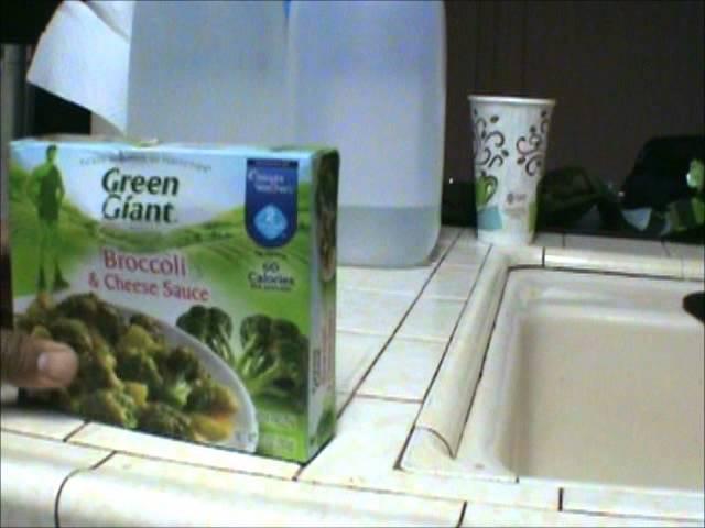 Cold Steel Spetsnaz Shovel Vs Frozen Broccoli and Cheese TV Dinner