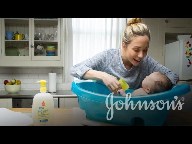 How to Bathe a Newborn Baby | JOHNSONS®