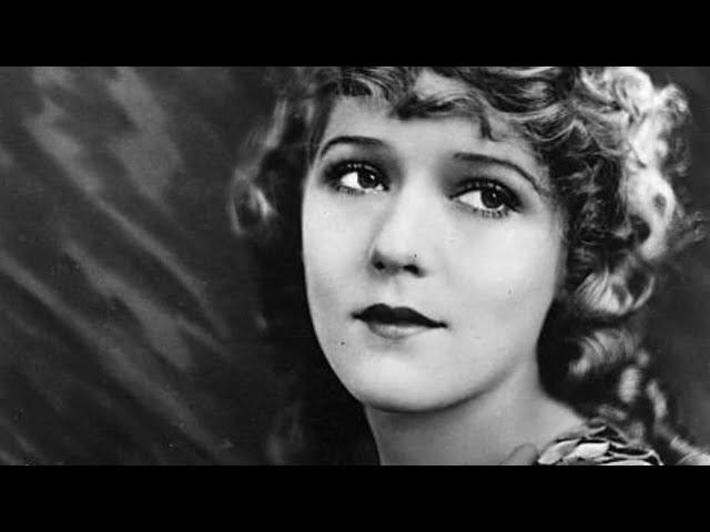 13 Sexy Photos of Mary Pickford | Bio And Photos