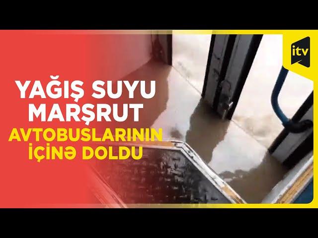 Sabunçuda su avtobusların içinə doldu