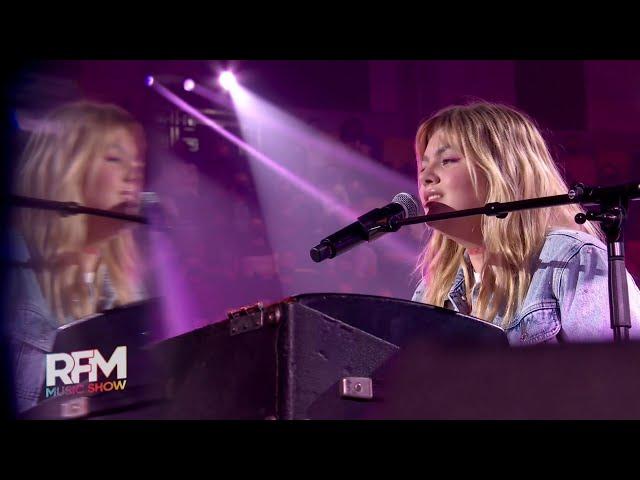 Louane - Aimer à mort (Live @ RFM Music Show)