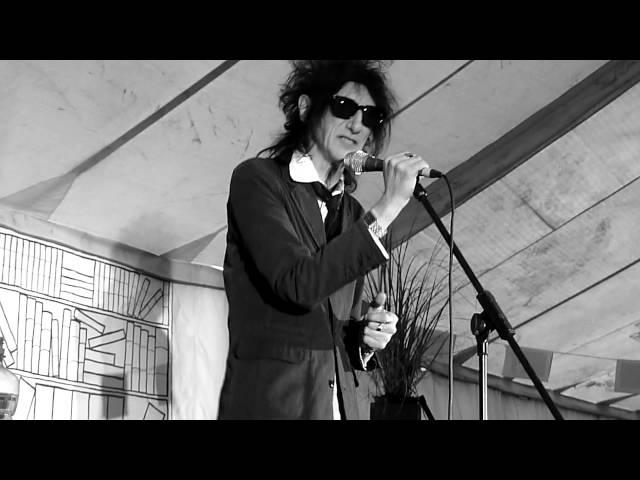 JOHN COOPER CLARKE Evidently CHICKEN TOWN live electric picnic sat 1,9,2012.