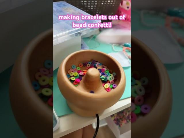 Making a bracelet out of bead confetti!! This bracket came out STUNNING! #bracelet #smallbusiness