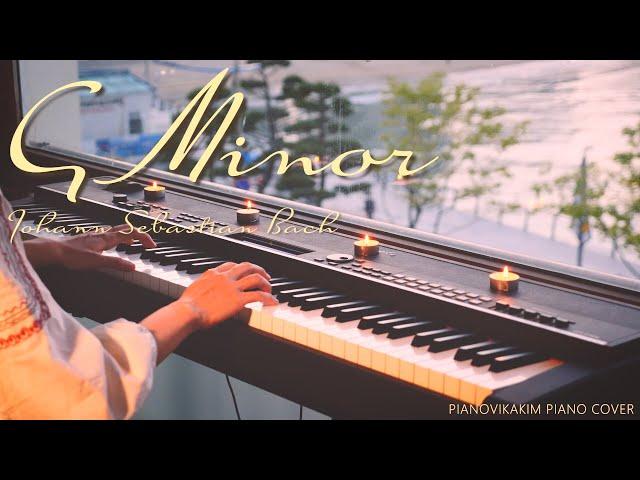 G Minor - Bach performed on piano by Vikakim.