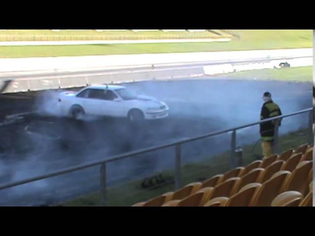 58 FORMAL FORD V8 FALCON BURNOUT AT AUSTRALIA DAY BURNOUTS WSID 25 1 2015