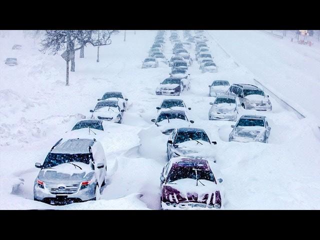 EPIC Blizzard in Italy and Europe (CRAZY Snowstorm Footage!)