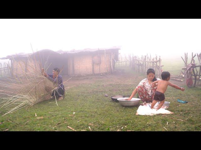 Himalayan cloudy life of a shepherd  family || manjita and somu with son Niyabung ||