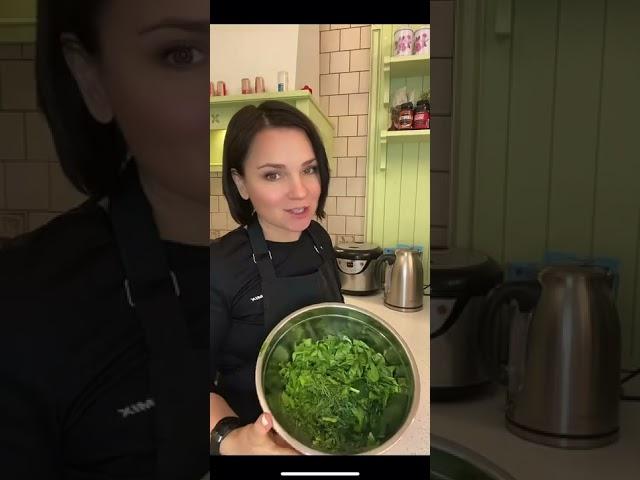 Зелёные щи со щавелем и крапивой