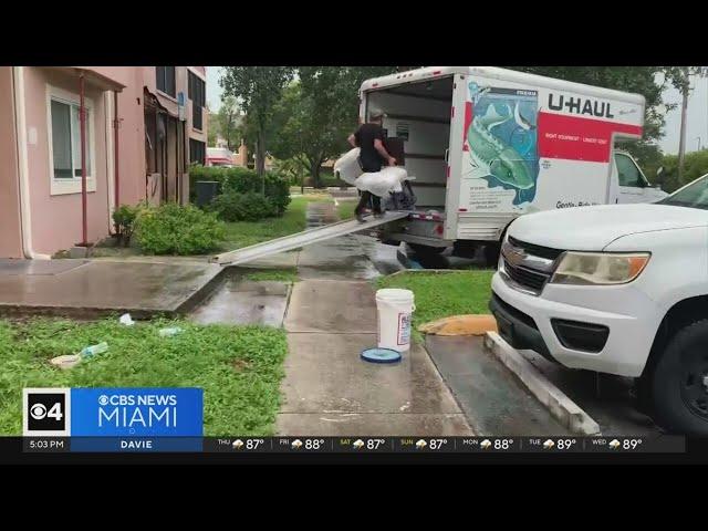 Condo crisis hits Pembroke Pines complex, forcing residents to move out