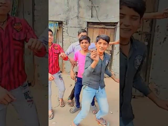 Amiro ka dance  #comedy #funny #surajroxfunnyvibeo #comedyfilms @RoundUpHell