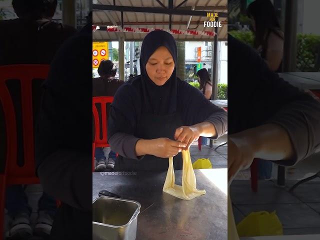 Egg Ring Paratha With Chicken Keema Overloaded Making In Malaysia.