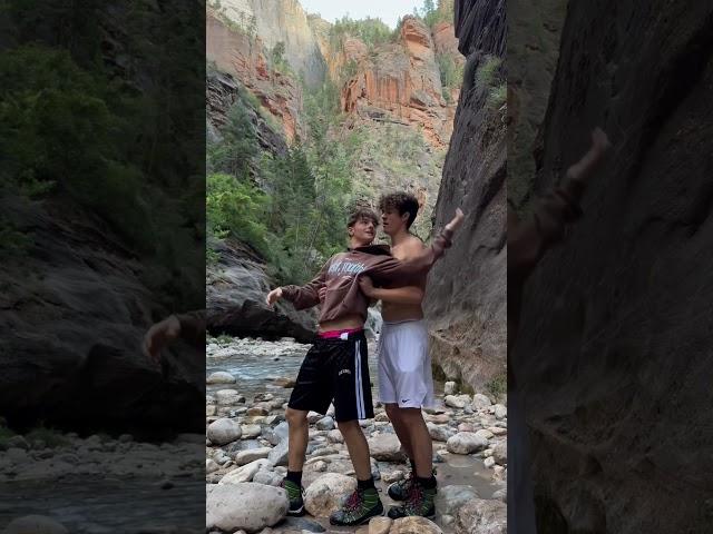 Do you like my hiking outfit ? #hiking #boys #utah #usa #zion #youtube