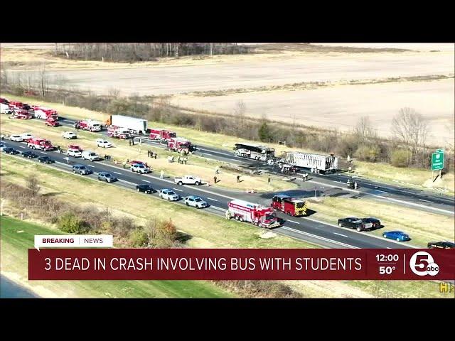 Fatal crash involving charter bus carrying Ohio high school band