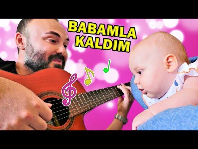 Anne Vlog. Sevcan manikürdeyken Derin'e babası Soner bakıyor! Bebek bakma videosu