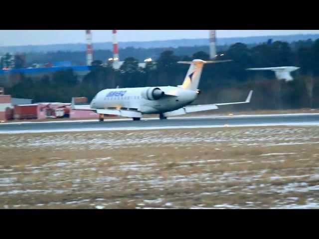 Посадка ИрАэро CRJ-200 VQ-BIY в Емельяново