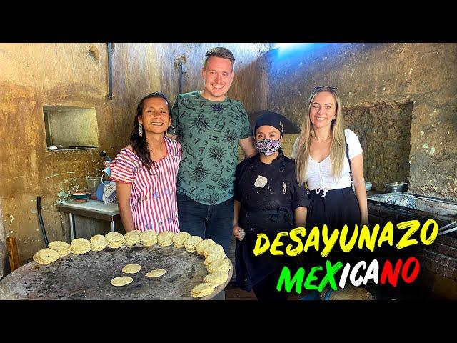 RUSOS PRUEBAN DESAYUNAZO MEXICANO por PRIMERA VEZ en OAXACA | ASÍ es DESAYUNO en MÉXICO