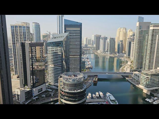 Am ajuns în Dubai. Cât costa un apartament  de 92 mp la un hotel de 5 stele.