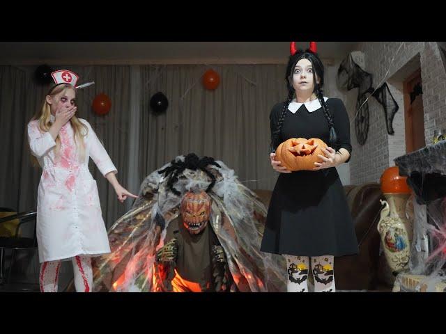 УЭНЗДЭЙ АДДАМС И МЕДСЕСТРА ЗОМБИ ВЛИПЛИ НА HALLOWEEN! ТЫКВОГОЛОВЫЙ В РЕАЛЬНОЙ ЖИЗНИ!
