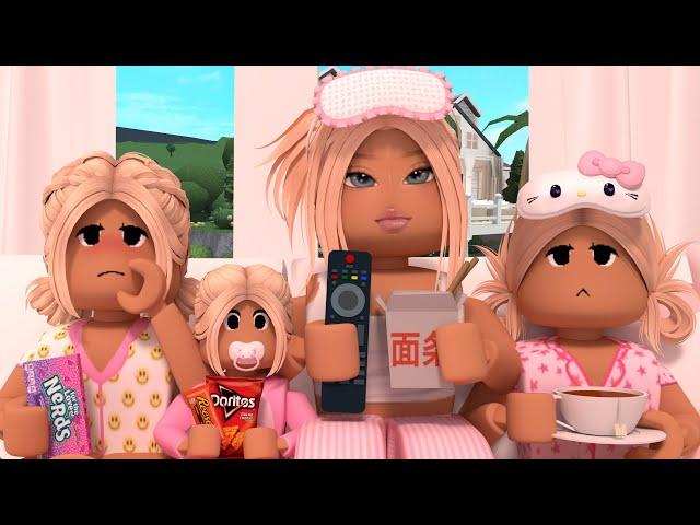 Family SICK DAY ROUTINE!? *THROWING UP..* VOICED Roblox Bloxburg Roleplay