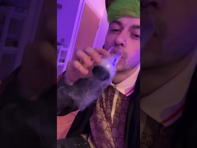 Ever seen this way to vape?