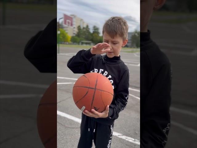 Как просто забросить мяч в кольцо #баскетбол #дети #спорт
