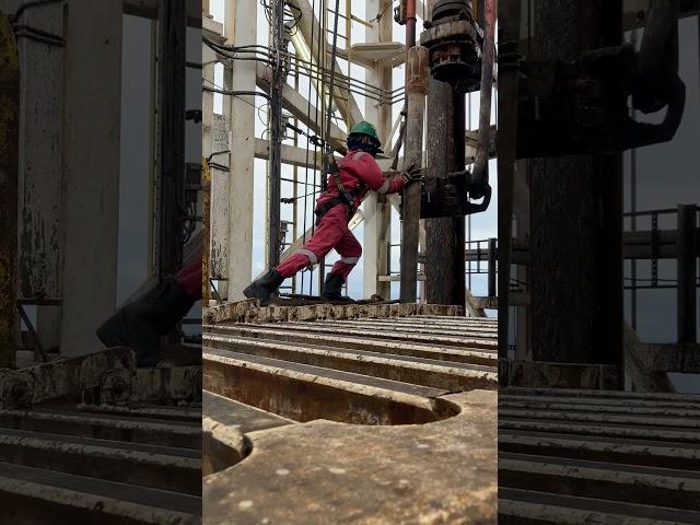 derrick man #workingrigs #drillingrig #drilling #oilandgas