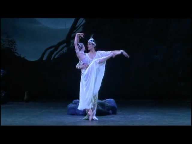 Roberto Bolle & Svetlana Zakharova. La Bayadere. I Acto..wmv