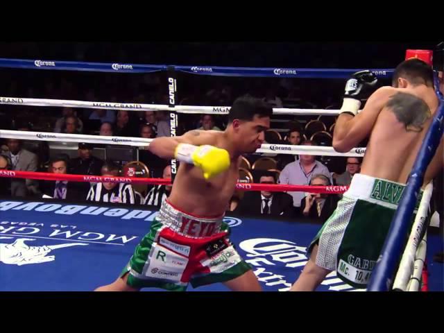 Ricardo Alvarez vs. Sergio Thompson - 1st Round - SHOWTIME Boxing