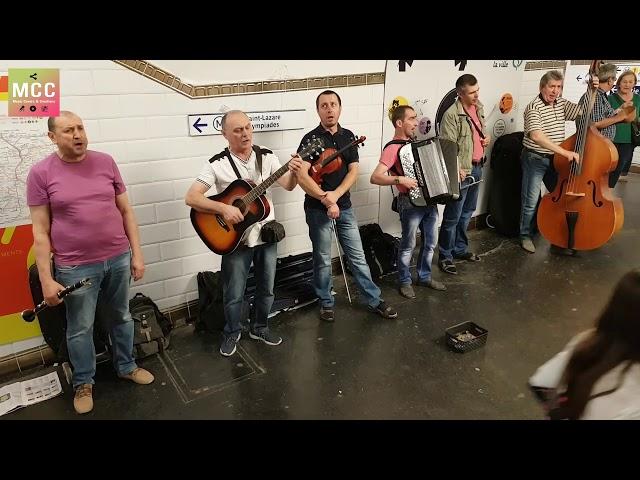 Lviv - Street musicians in the Paris Subway