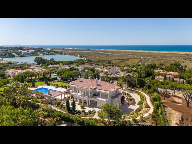 Engel & Völkers ID W-02WMMX: Stunning 11-bed Villa with Panoramic Views in Quinta do Lago