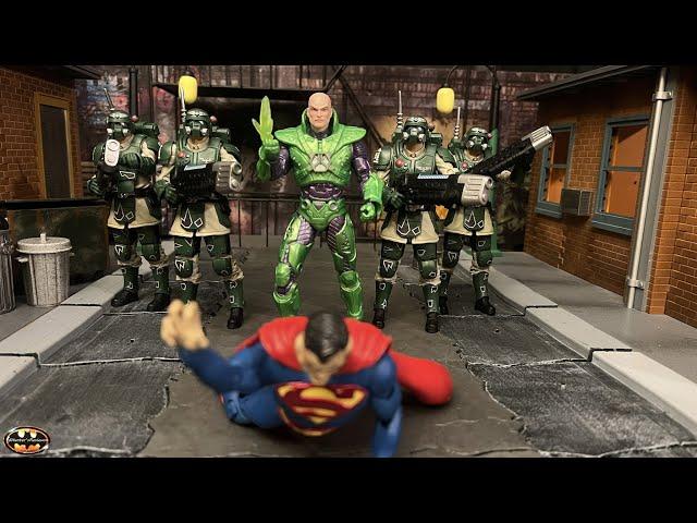 McFarlane Warhammer Kasrkin LexCorp Lex Luthor Soldier Superman DC Multiverse Action Figure Review