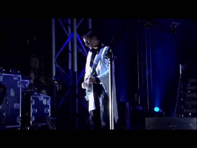 Muse - Time is Running Out Glastonbury 2004 HD