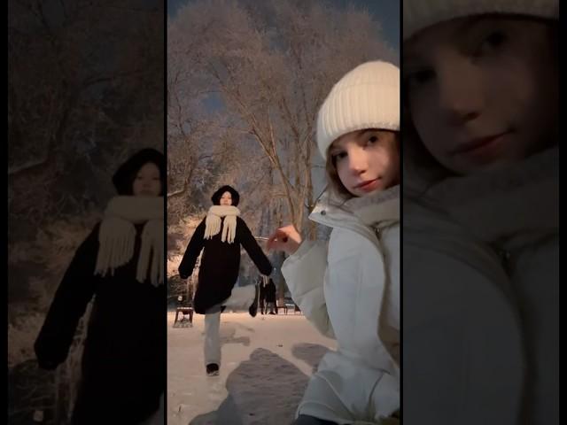 ️️#trend #tiktok #challenge #kpop #dance #trending #snow #newyear #2025 #christmas #inpublic