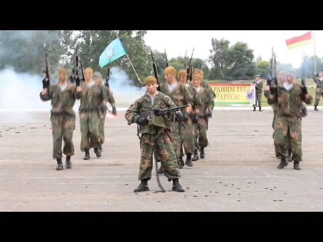 Day of airborne forces. Video with spectacular performances of paratroopers.