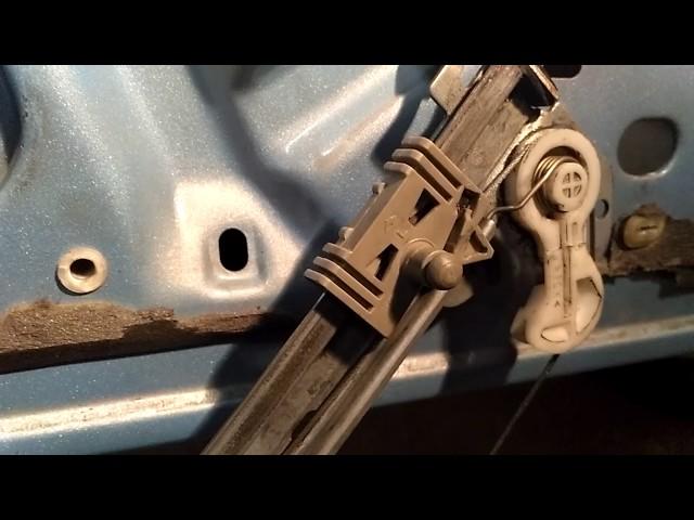 How fixed window regulator in a Citroen Xantia