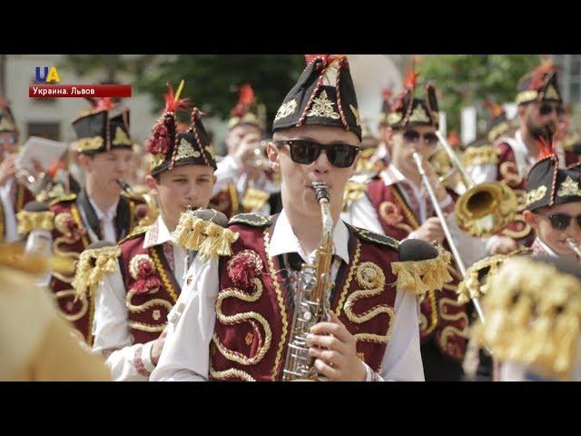 Жители Львова празднуют День города