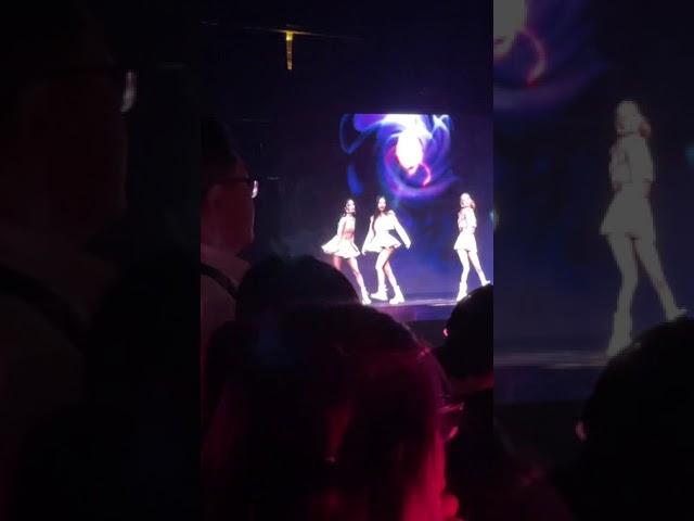 Jennie accidentally loses her balance during Pretty Savage! #blackpink #bornpinkconcert #jennie