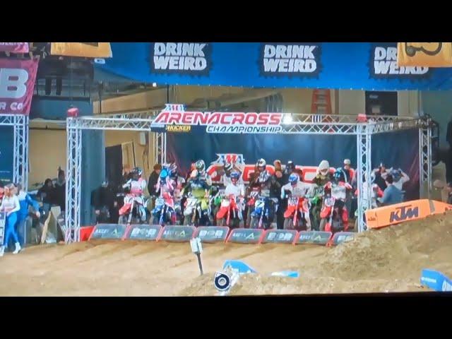 2025 Arenacross round 6 Night 2 Vince Friese vs Michael Hicks! Friese gets FROZE!