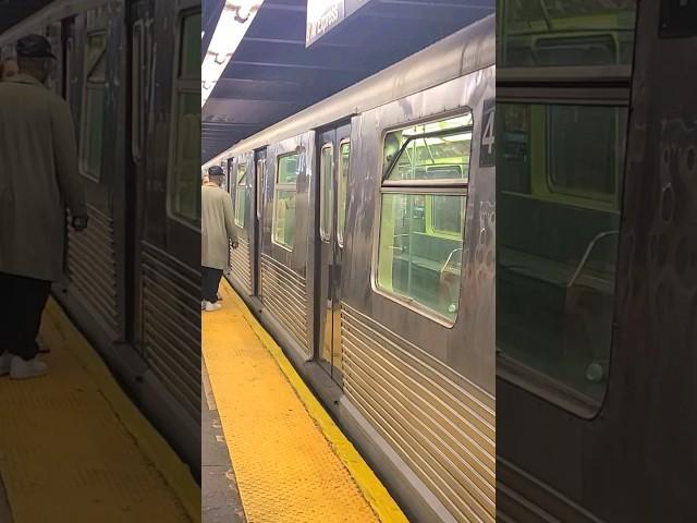 R42/R38 Museum Train heads South on the A Line via West 4 St. #mta #nyctransit #subway #museum