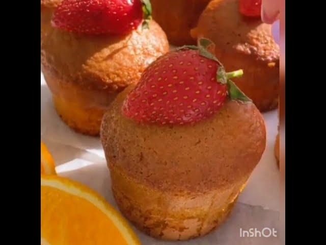 Маффины с клубникой
