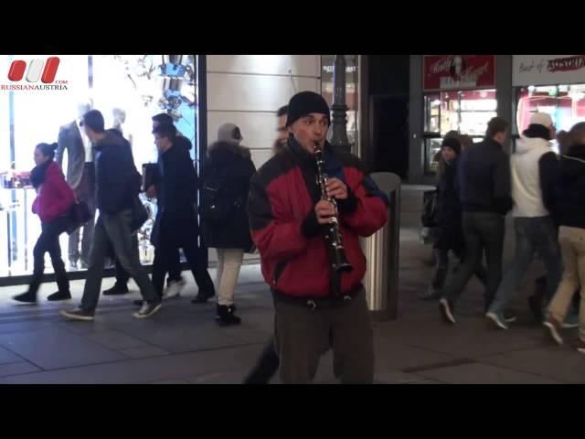  Oboe. Street Musician. Vienna Guides by RussianAustria (HD)