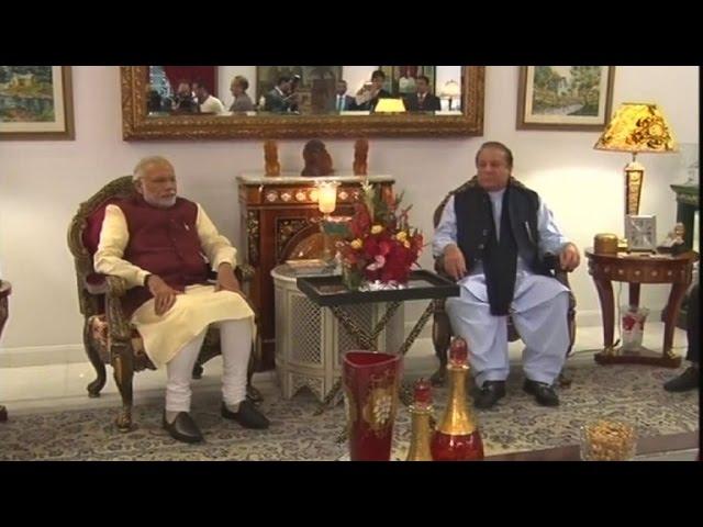 India's Modi makes surprise historic visit to Pakistan