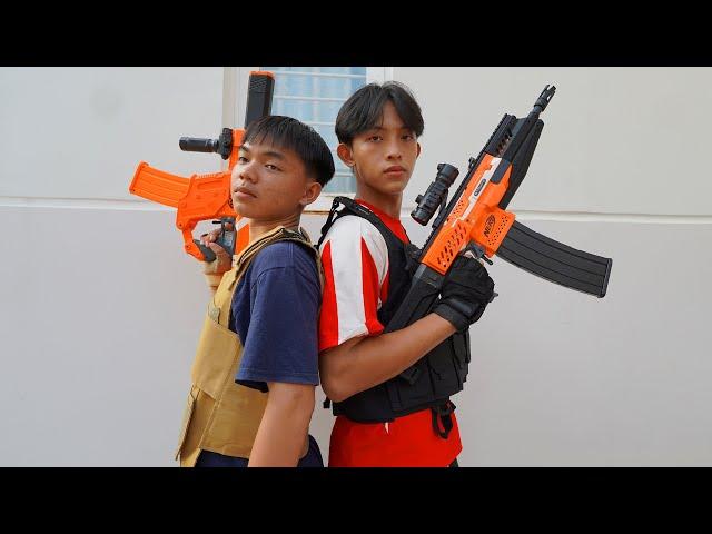 Ku Nhan NERF : SUPER GUN BATTLE - Nerf War Comedy Video