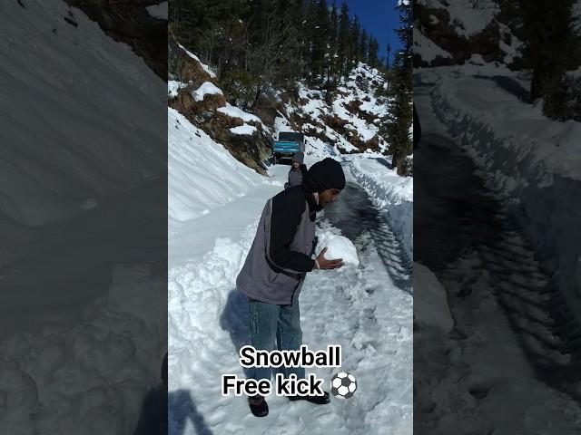 Shimla snowball snowbreak Free Kick  #shimla #kufri #snowbreak