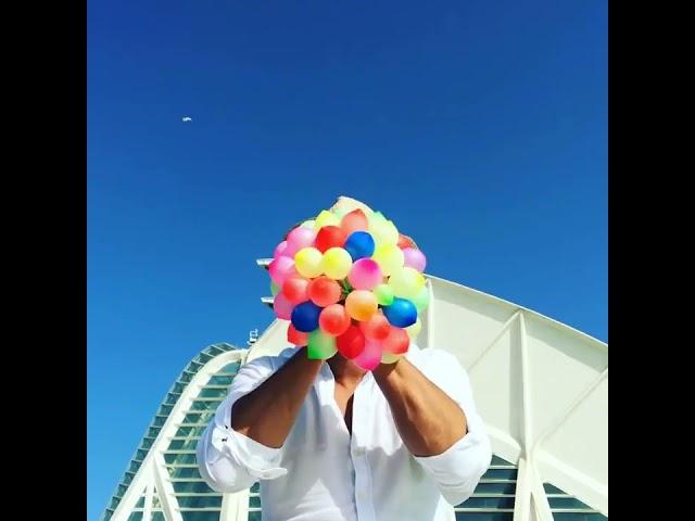 Nacho Rodríguez Perez (@naseke) gave life to 37 balloons at once, all for our #BoomerangOfTheWeek.